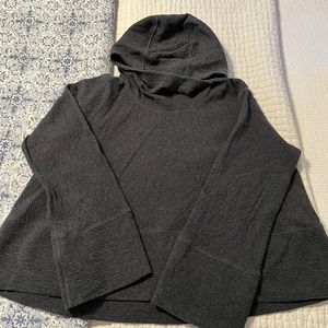 Lululemon top cowl neck with good size L/XL